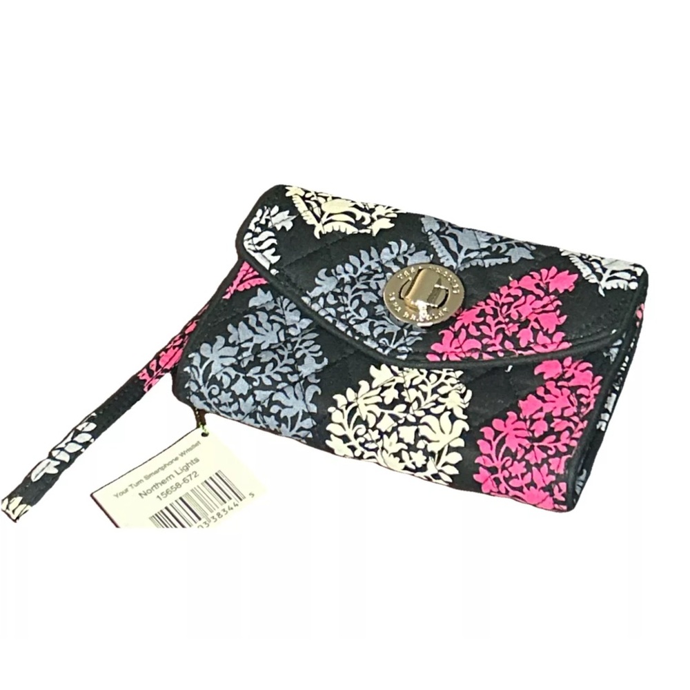 Vera Bradley NWT Your Turn‎ Smartphone Wristlet Northern Lights